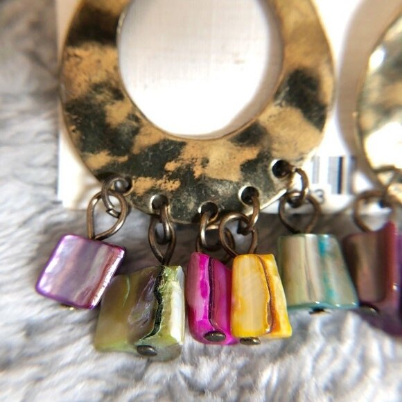 Liz Claiborne Chip Stone Hoop Pierced Dangle Earrings NOC - Picture 2 of 8